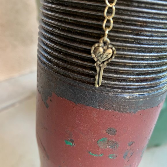 Betsey Johnson Necklace - Picture 3 of 7